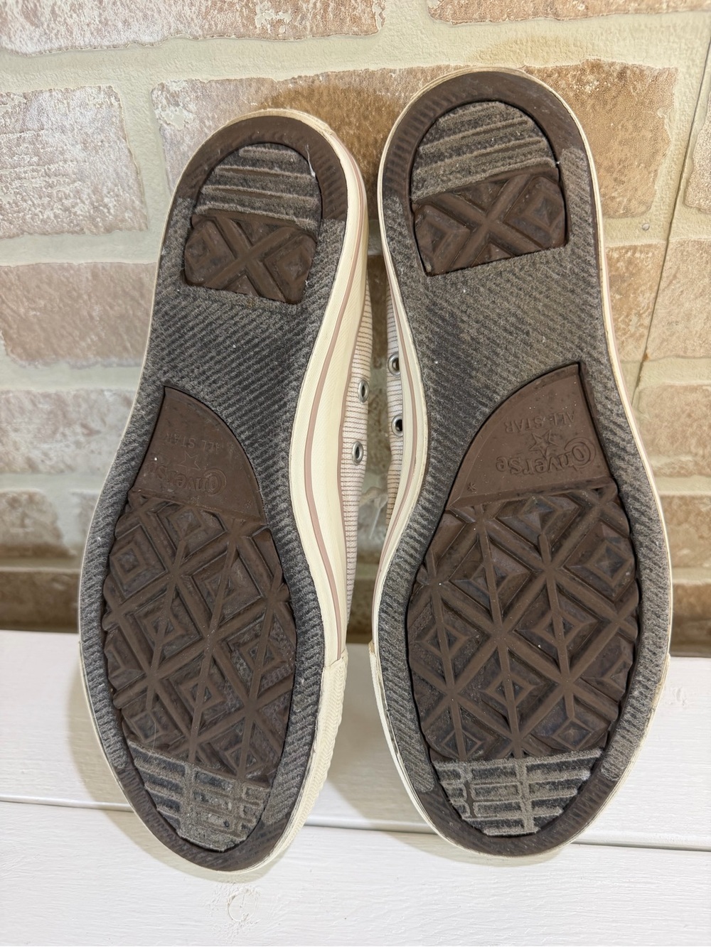 Converse Shoreline Slip-On Sneakers Size 9 Beige Stripe Elastic Canvas Low Top - Picture 9 of 10